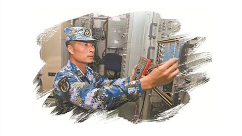 海軍海口艦主炮班班長(zhǎng)李明:做拳頭部隊(duì)的