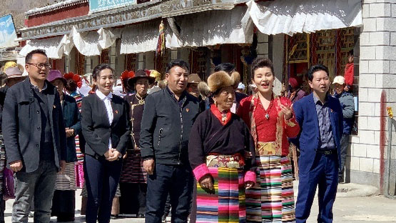 西藏民主改革60年，高原兒女唱響《我和我的祖國》