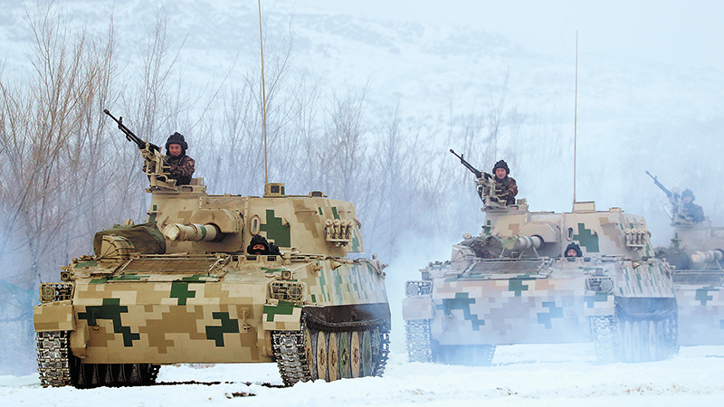 新春走軍營丨冬訓(xùn)①沖進(jìn)風(fēng)雪，體驗“凍感”與“動感”