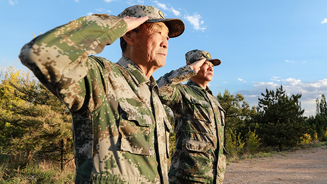“立正！”將軍下達(dá)命令 百萬(wàn)“雄兵”精神抖擻