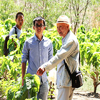 88歲深入天山采集，90歲堅持在研究一線，他是“高擎火把的引路人”