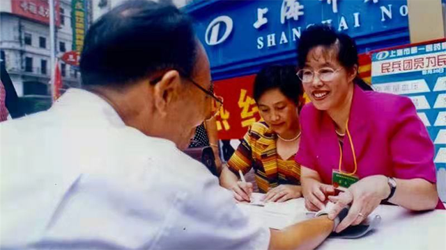 她用40年的堅持，鑄就了南京路上這個“特殊品牌”