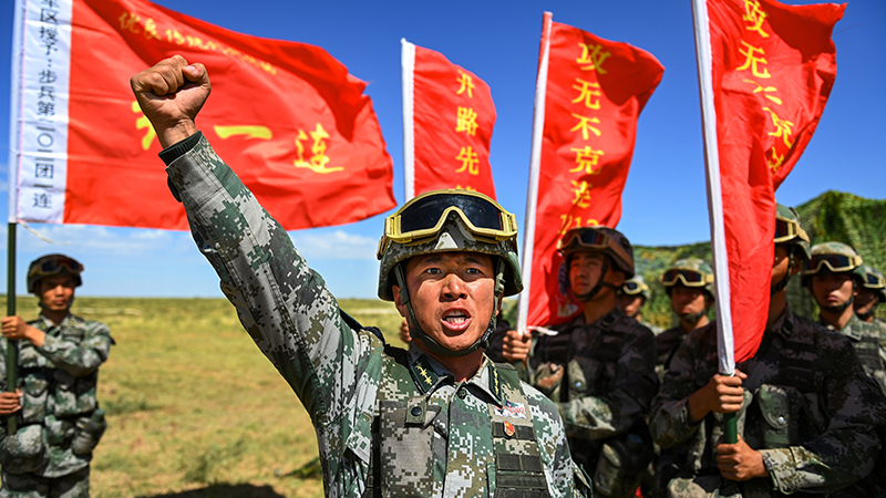 了不起的中國(guó)軍人丨楊德龍：立身為旗，當(dāng)好星火傳承人