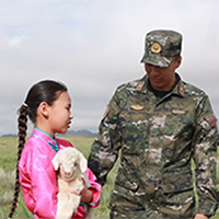 讓軍民團(tuán)結(jié)之花在北疆常開長盛！