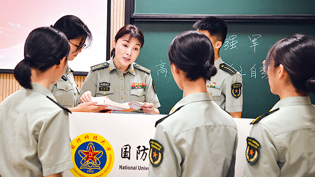 最美新時代革命軍人風采丨傅婉娟：做強軍路上的“播火者”